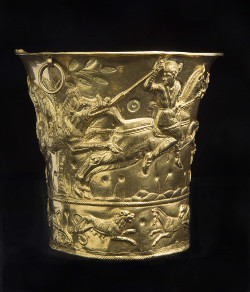 Hellenistic broosh with gem